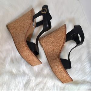 Steve Madden Black Leather T Strap Platform Sandal